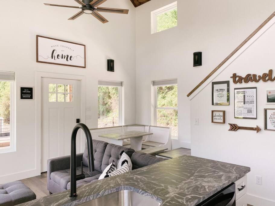 Appartamento Modern Smoky Mountain Tiny House Pigeon Forge Esterno foto